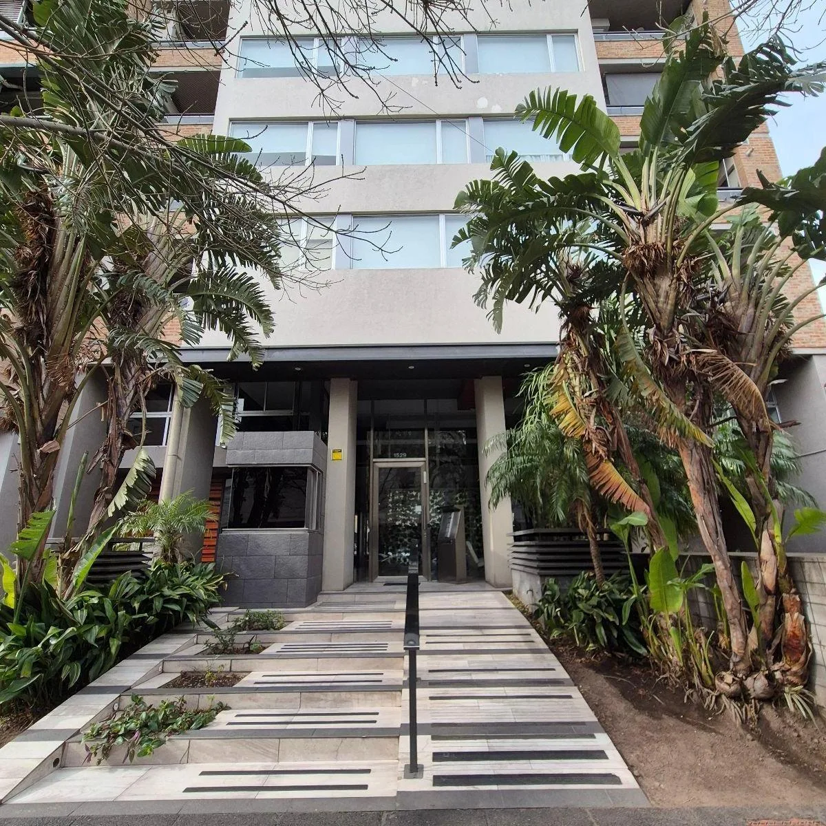 Excelente Departamento 2 Ambientes de Categoria en Pleno Centro de Banfield Este