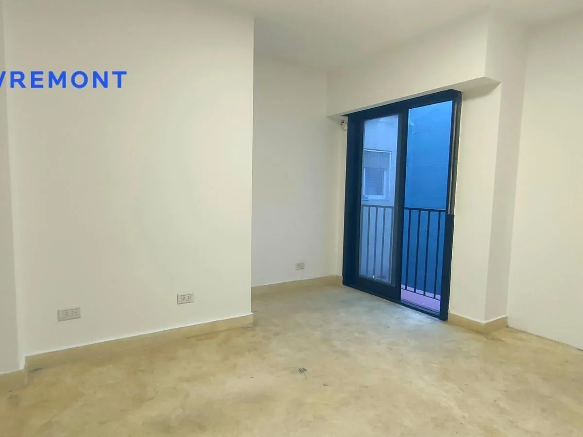 3-room unit with French balcony