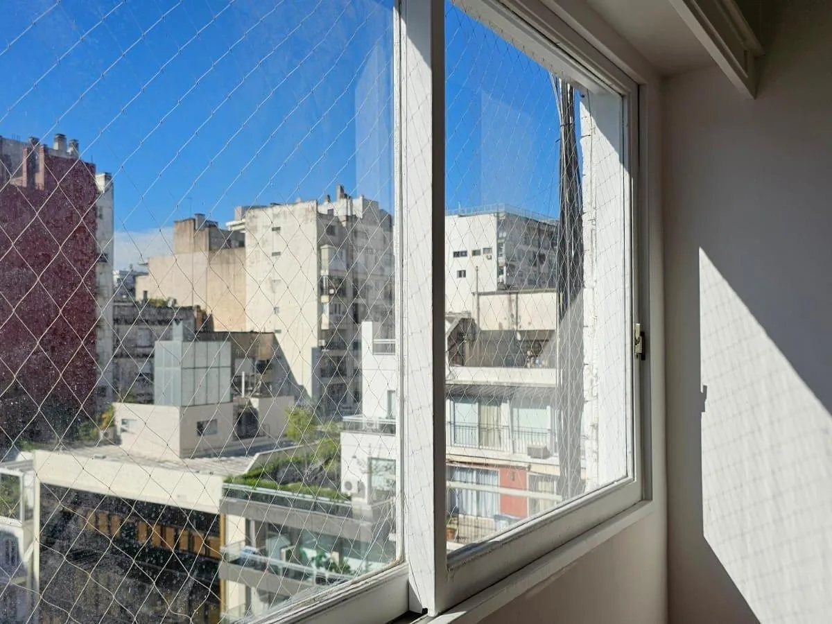Piso 10, muy luminoso, A/C