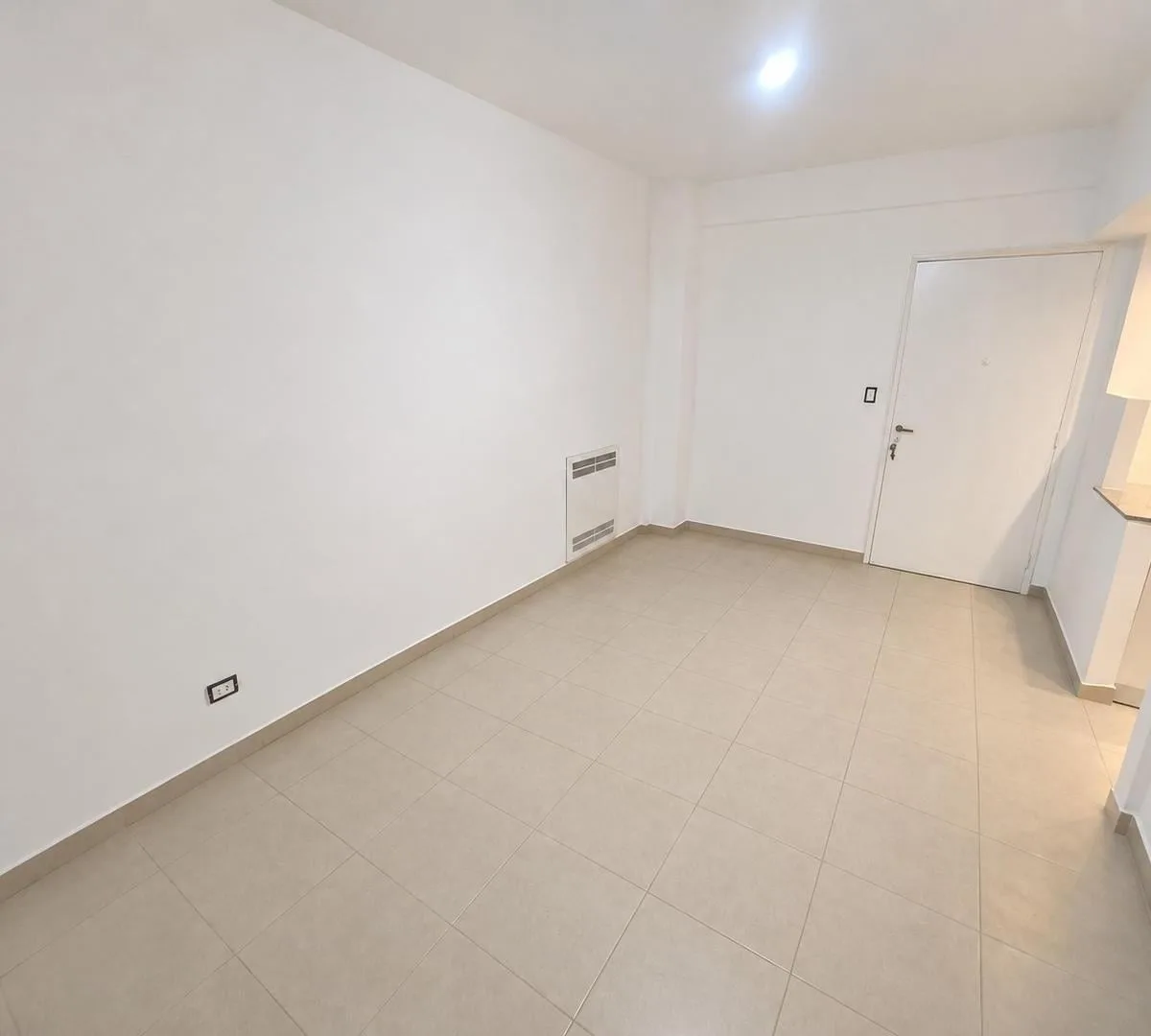 1st-floor front unit with balcony