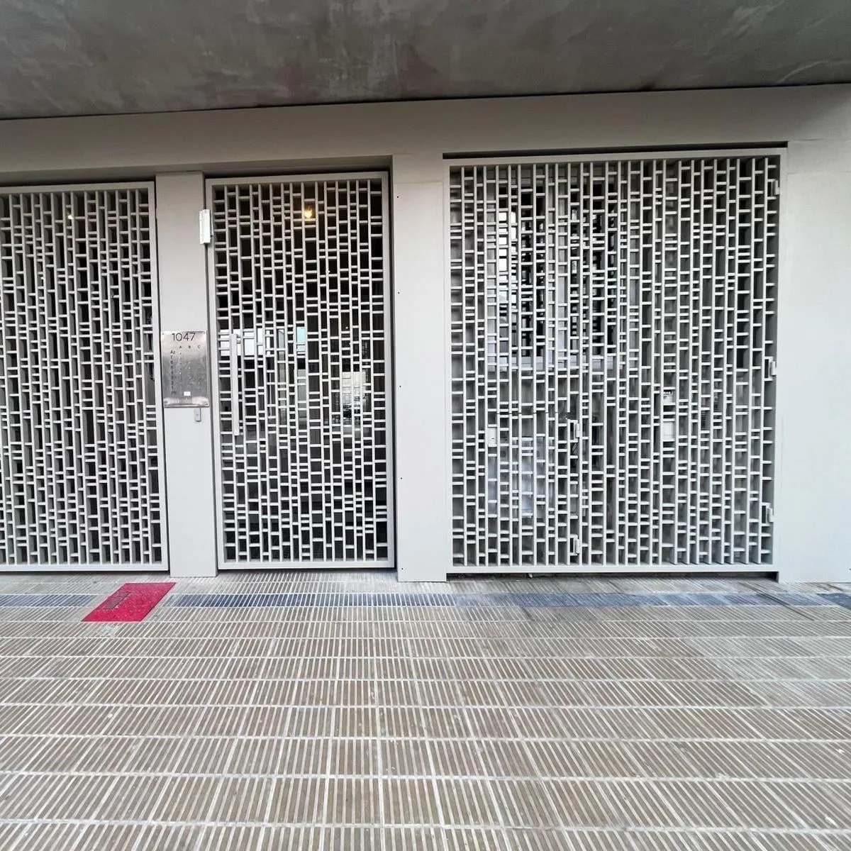 Monoambiente con balcón contrafrente