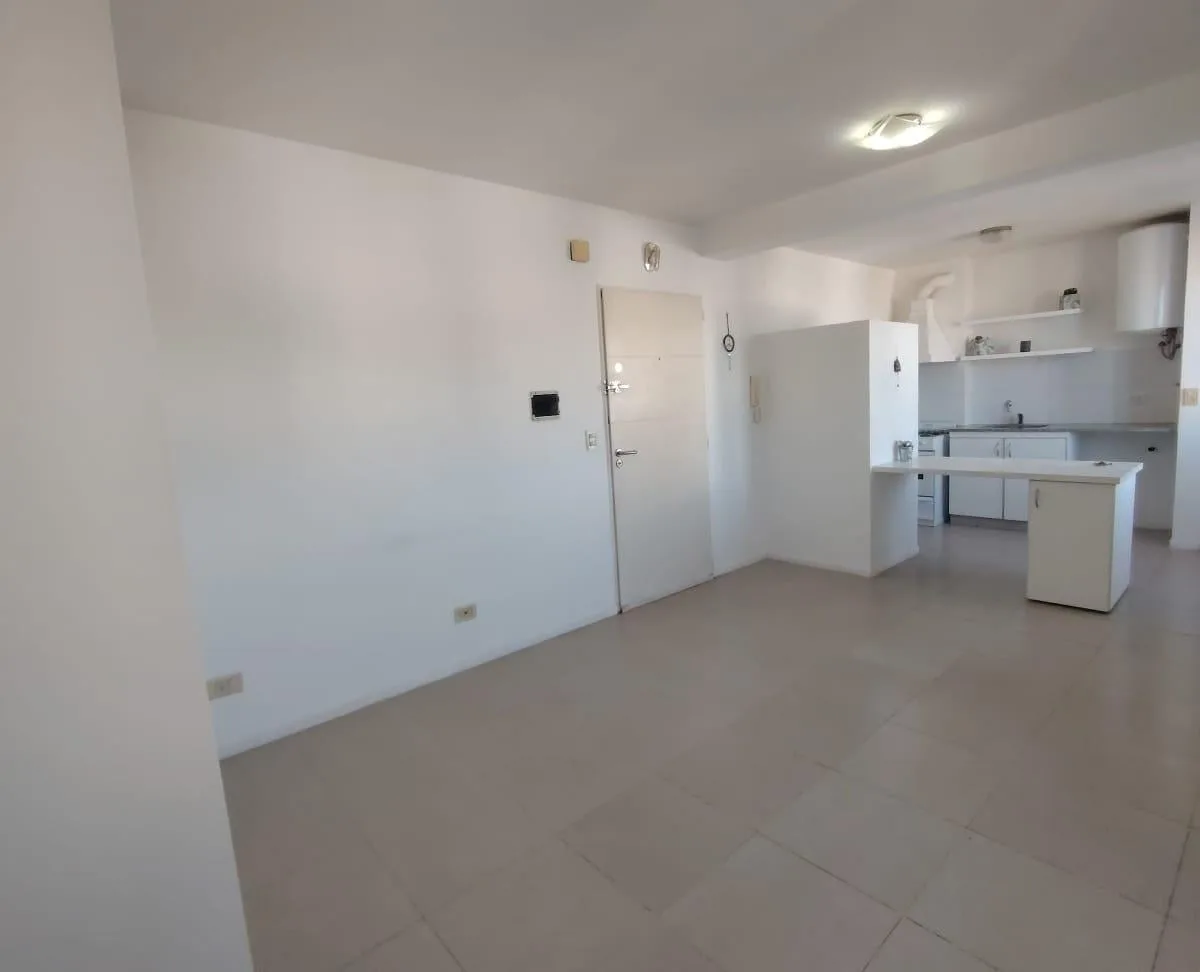 8th-floor studio with balcony