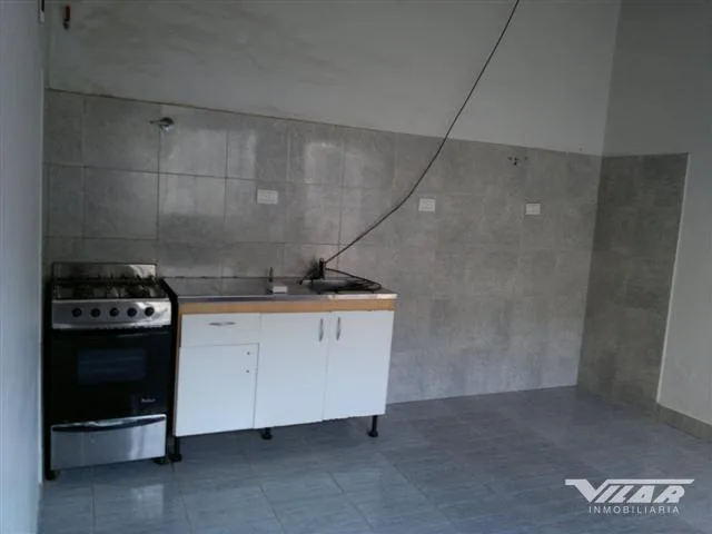 En Alquiler PH 2 Amb. con Patio, Proximo a Av Laprida. V. Martelli