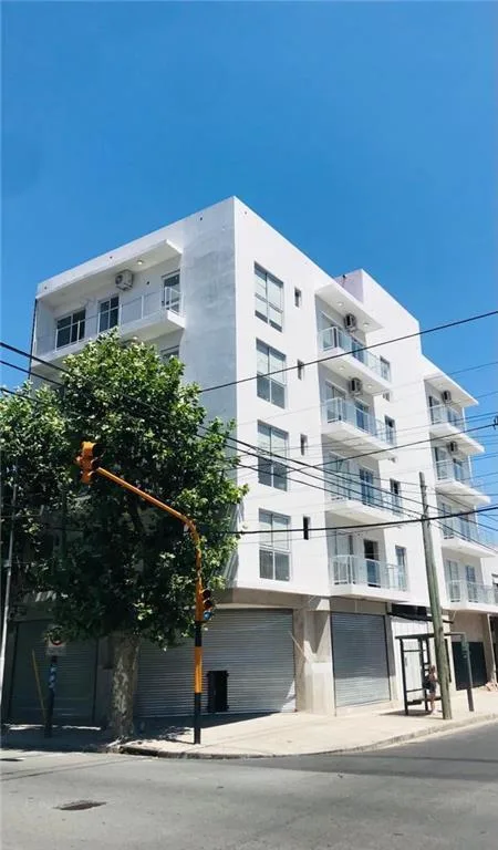 Esquina con balcón y A/A