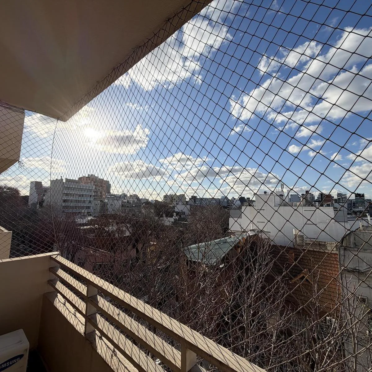 Norte, balcón y amoblado
