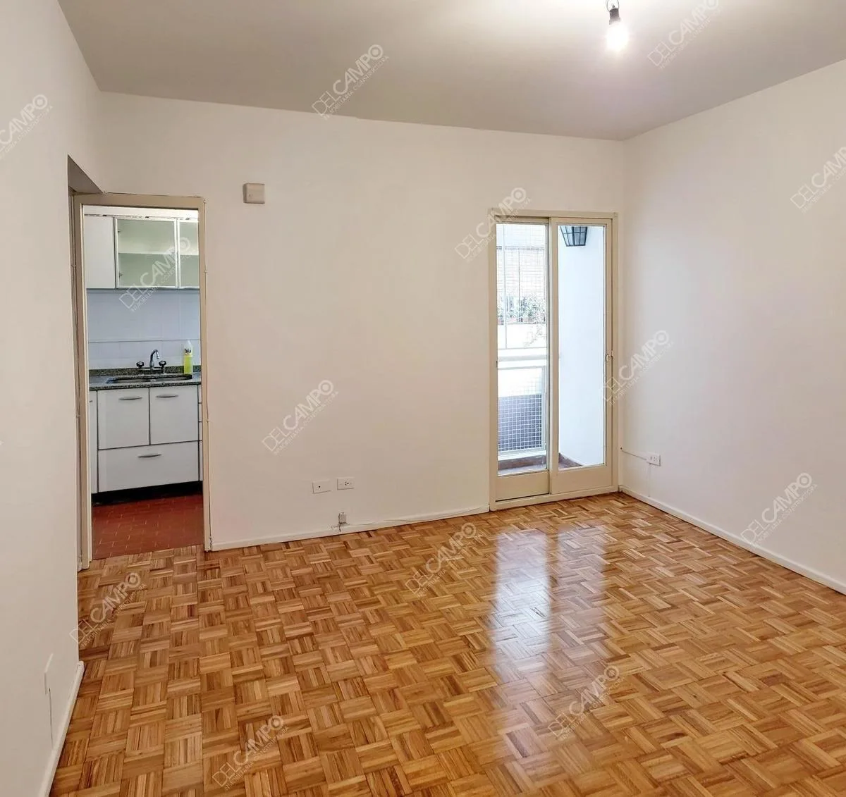 2-room lateral apartment with balcony