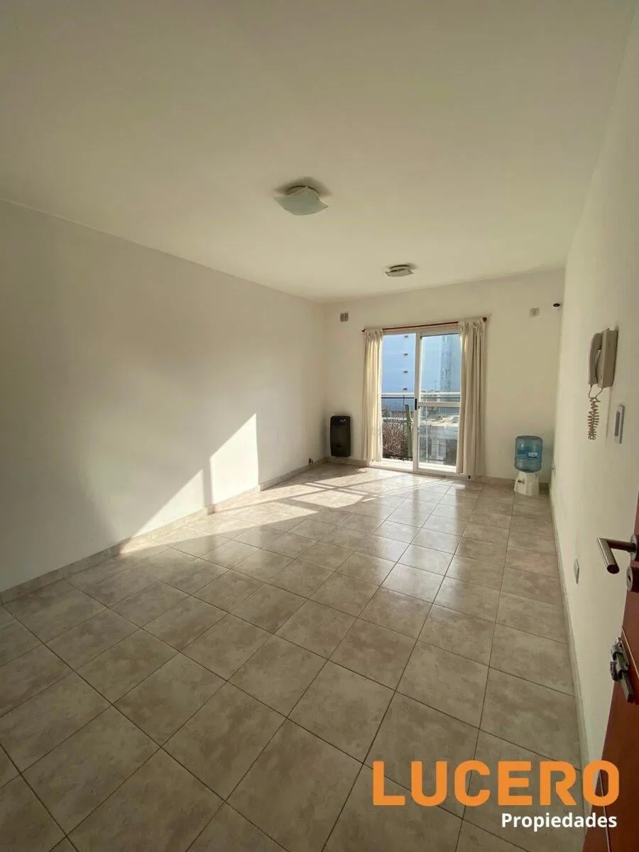 Departamento Dos Ambientes en Morón