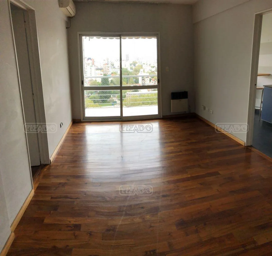 3 rooms, balcony and pool