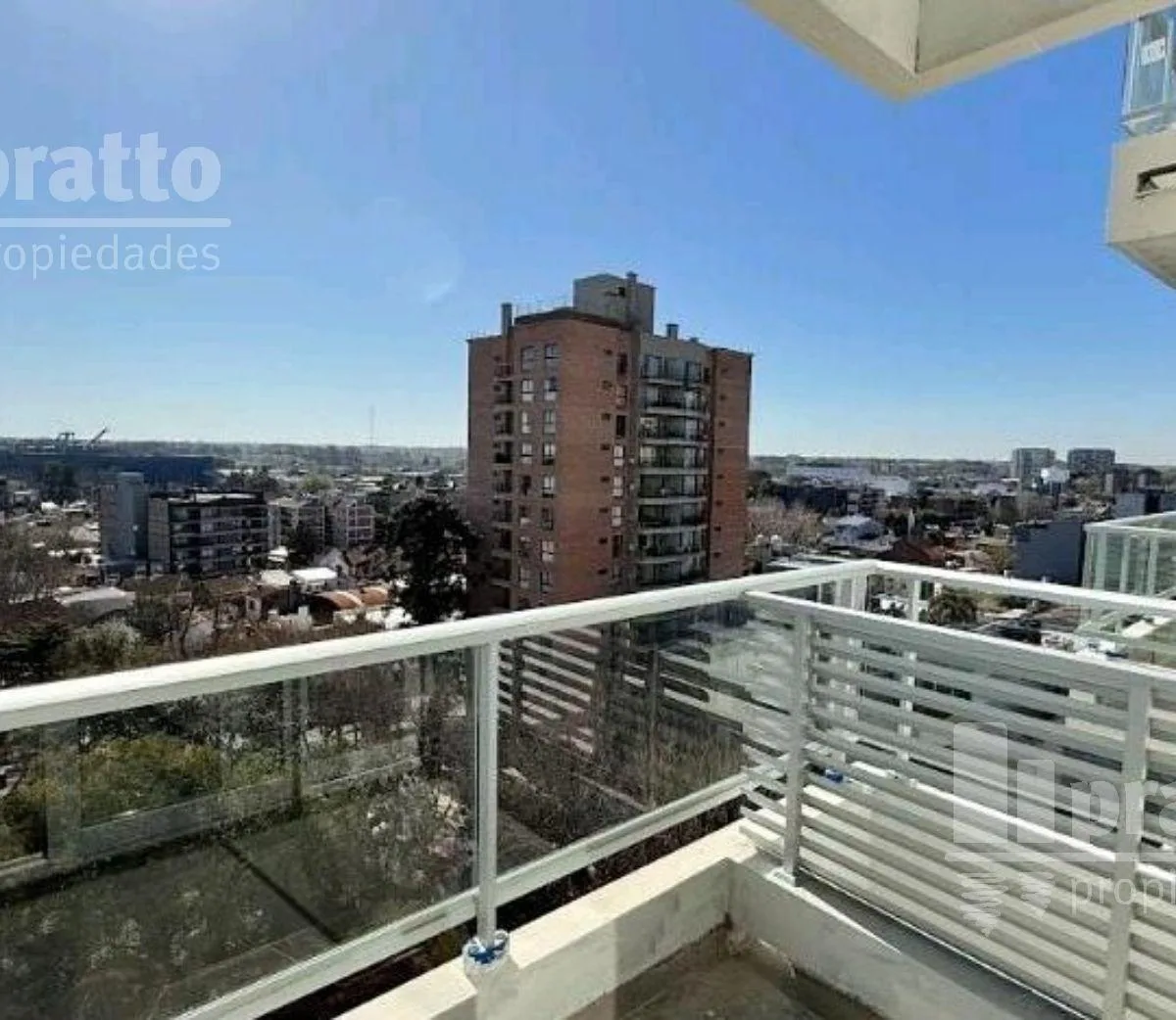 18th floor with balcony amenities