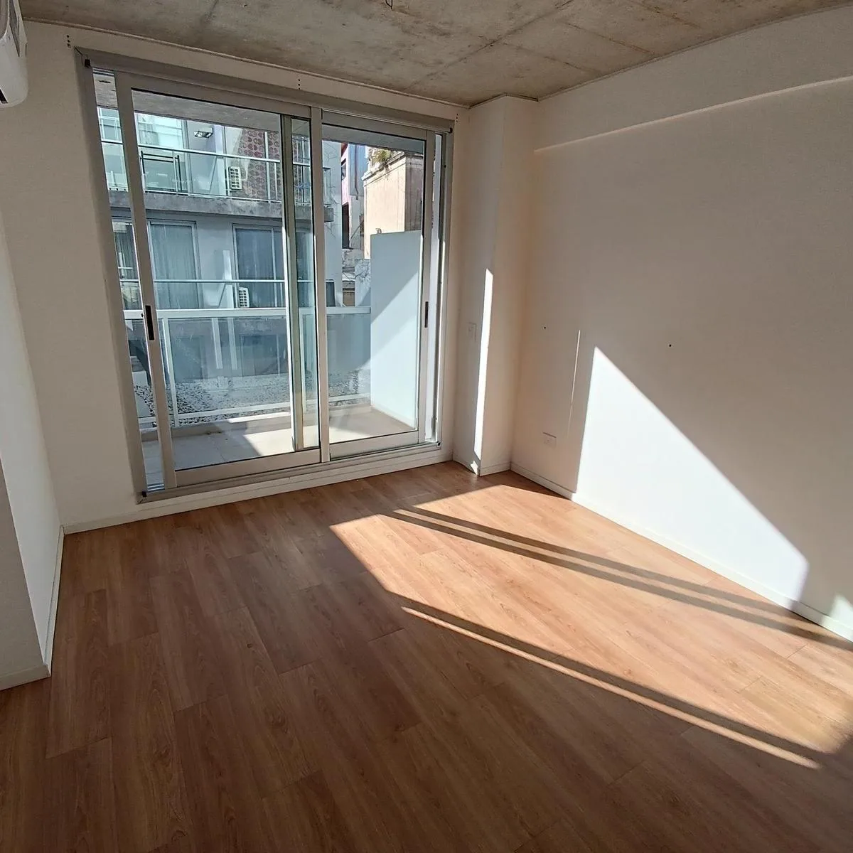 Monoambiente con balcón a estrenar