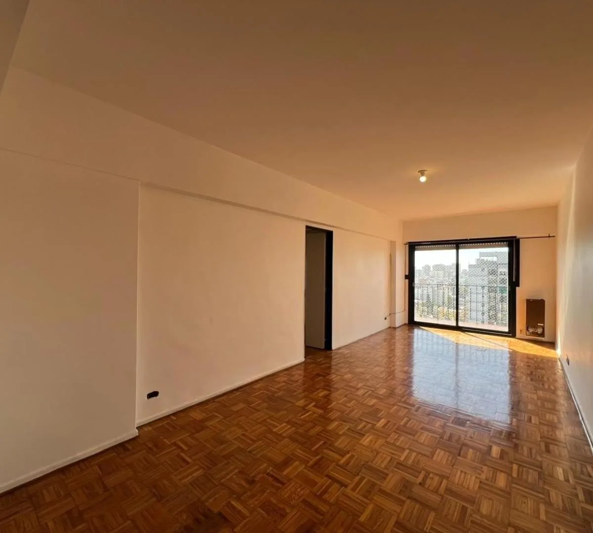 4 Ambientes| Alquiler, Colegiales | en Piso Alto.