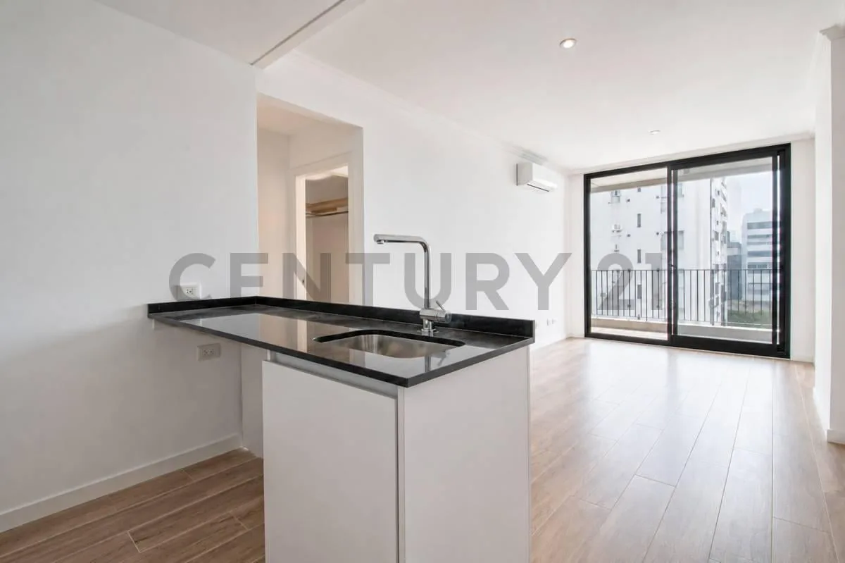 6º piso con balcón y amenities