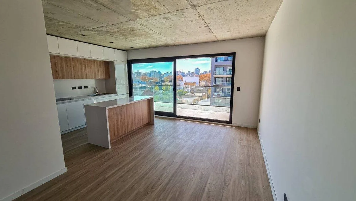4 ambientes con cochera y balcón