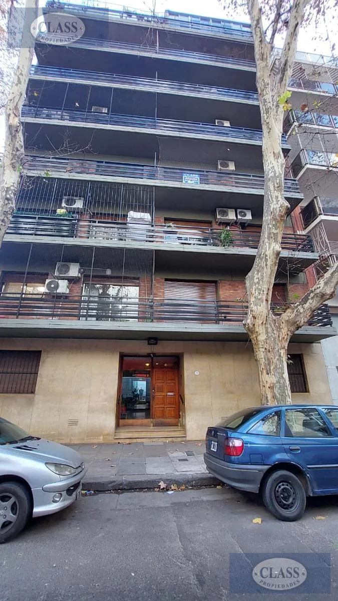 Impecable 3 Ambientes Al Frente con Balcón en Alquiler en Flores!