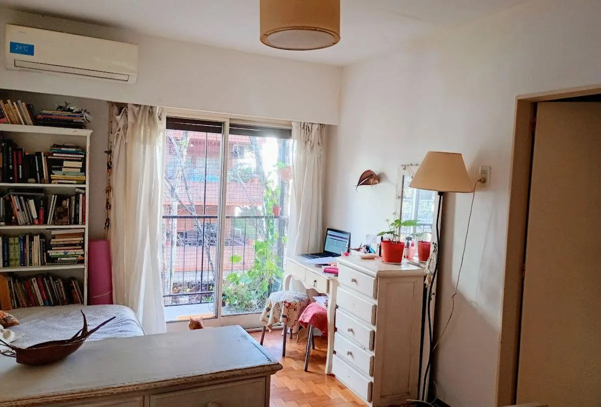 Studio with front balcony