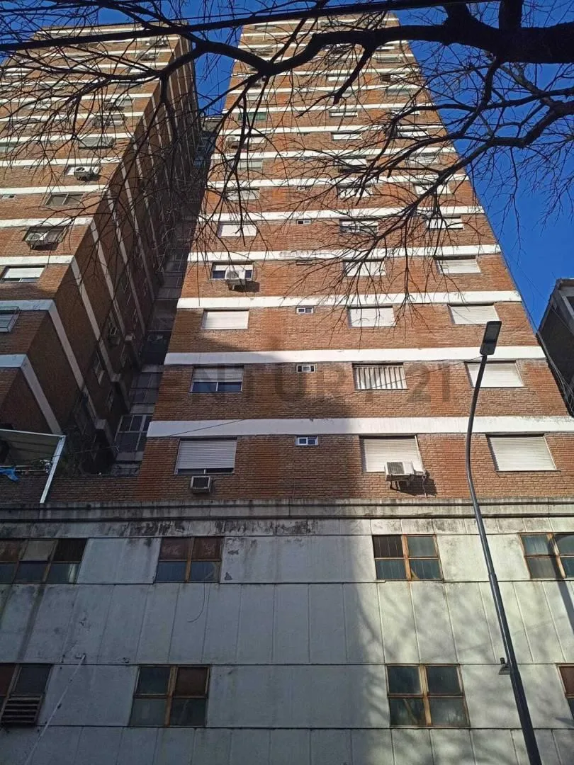 Monoambiente amoblado con balcón