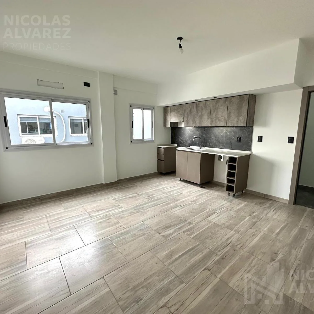 Departamento 2 Ambientes en Alquiler con Cochera - Villa Luzuriaga