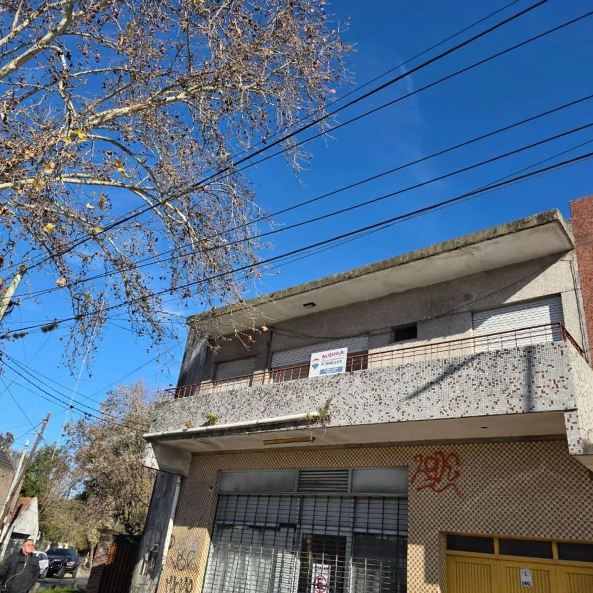 Triplex 3 ambientes con balcón