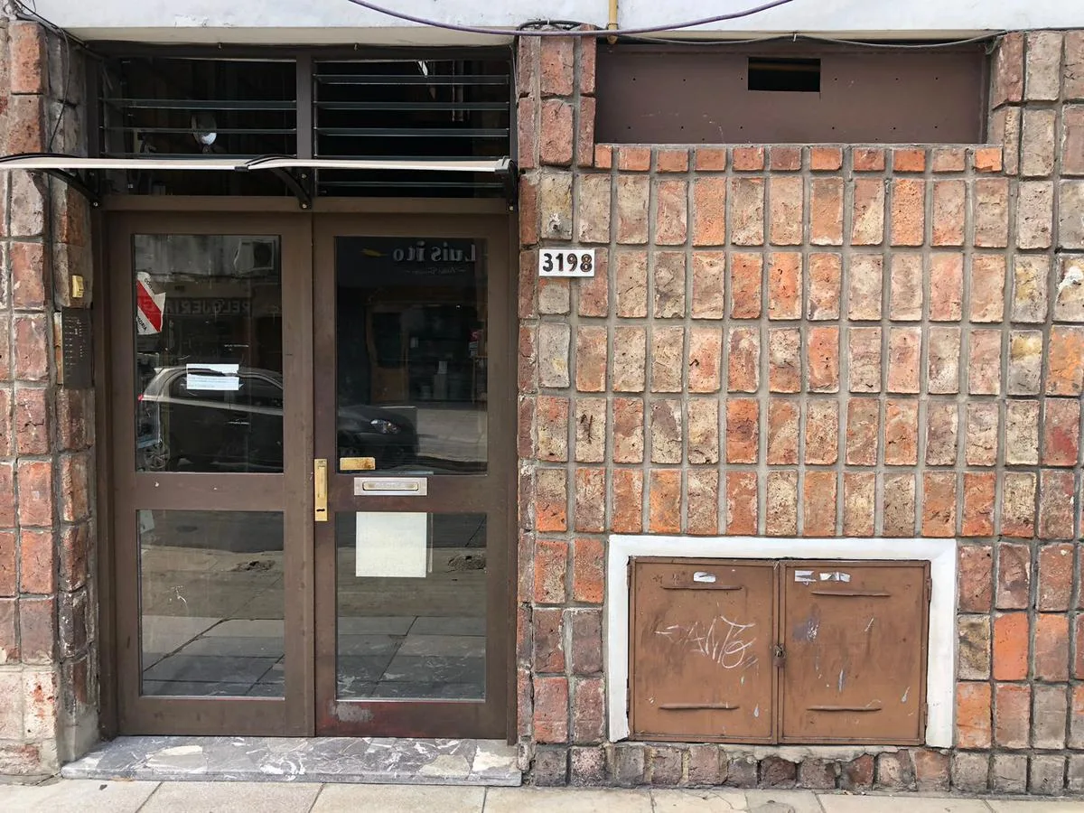 Departamento de 2 Ambientes en Primer Piso por Escalera en Alquiler, en Olivos.