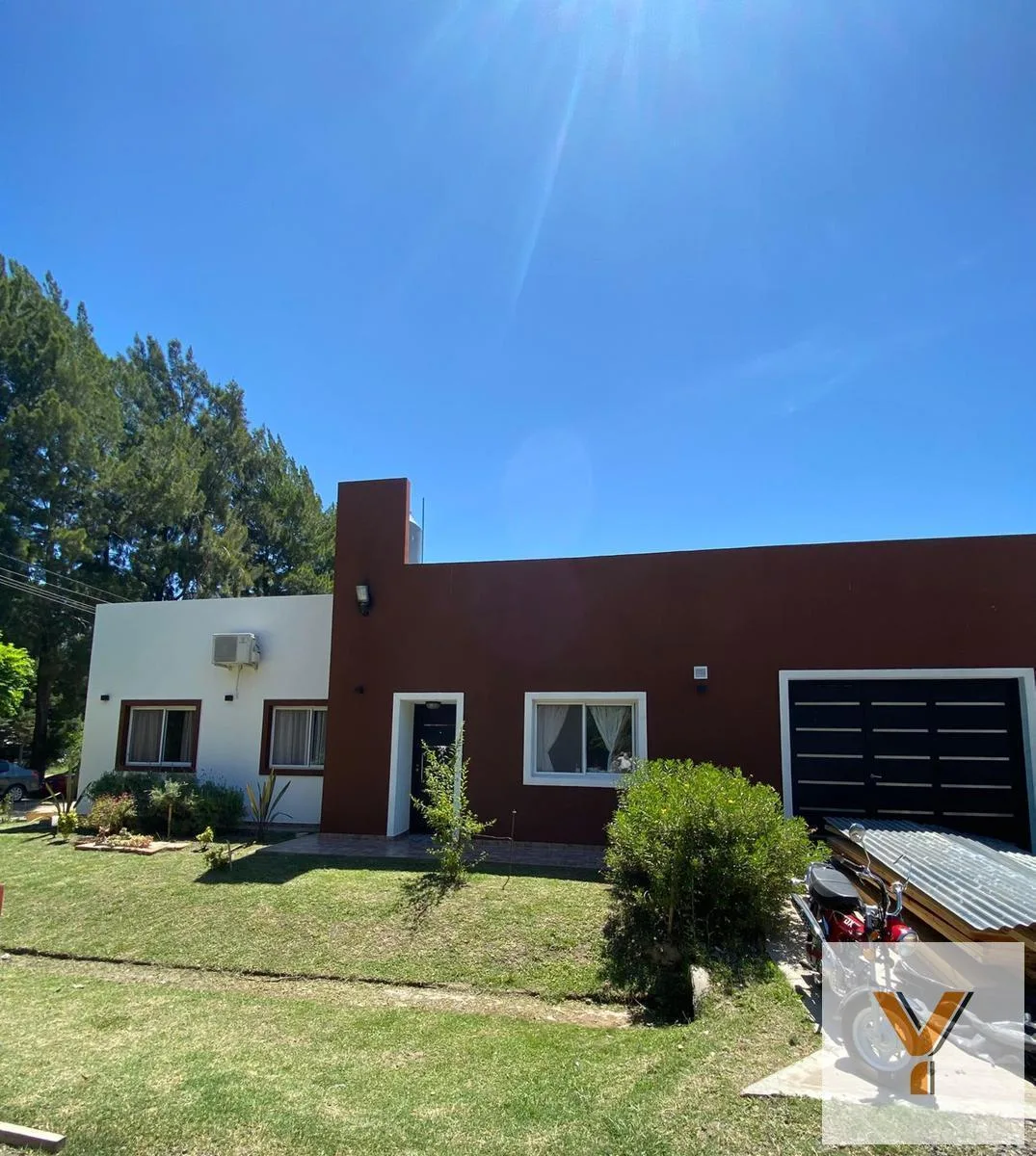Casa 3 dormitorios, pileta y parrilla