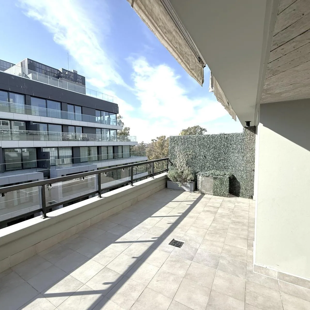 7° piso con balcón terraza