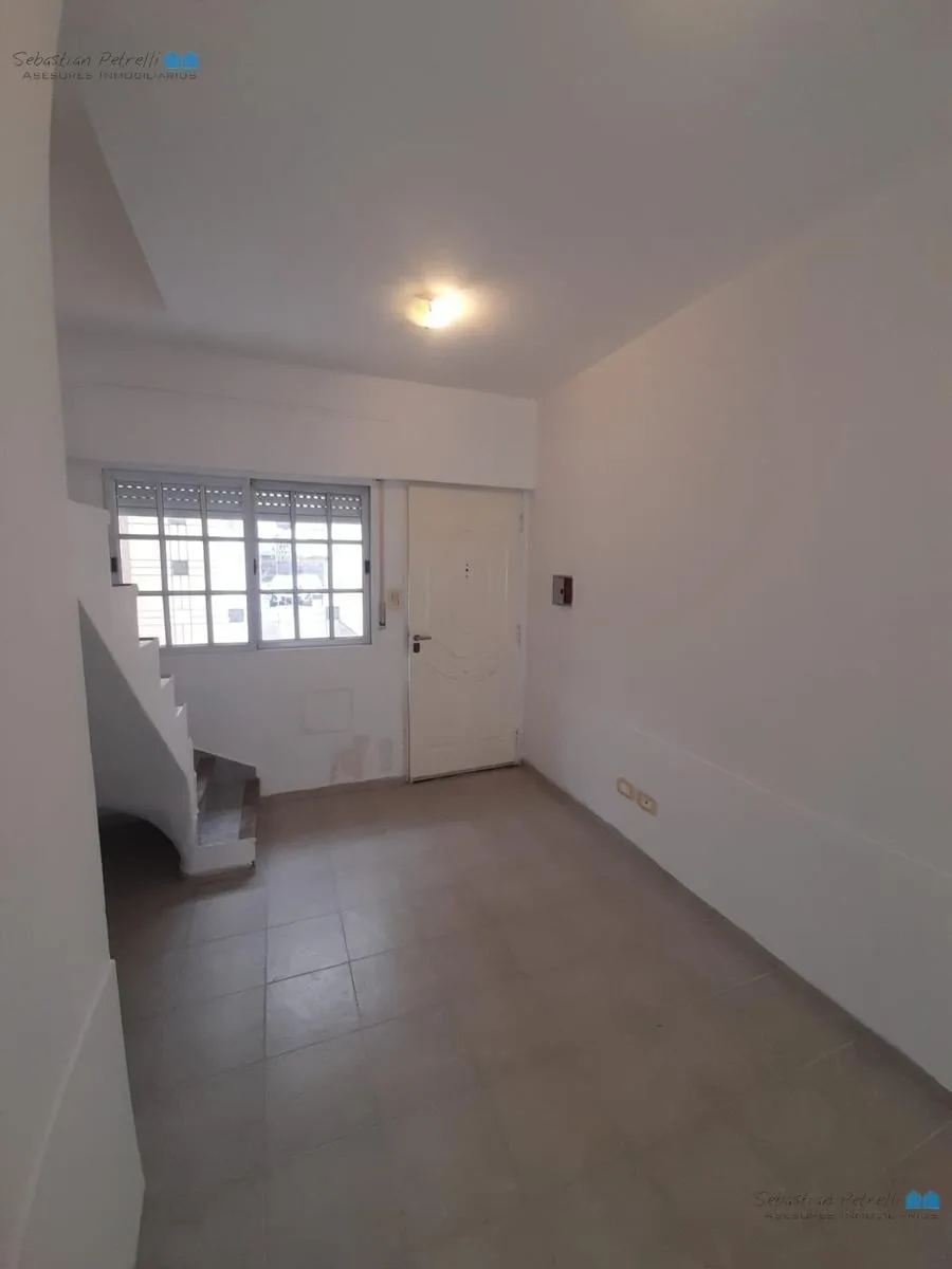 Dúplex de 2 Ambientes y Medio en Alquiler con Patio – Villa Luzuriaga
