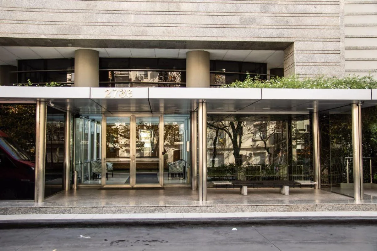 5to piso con balcón y pileta