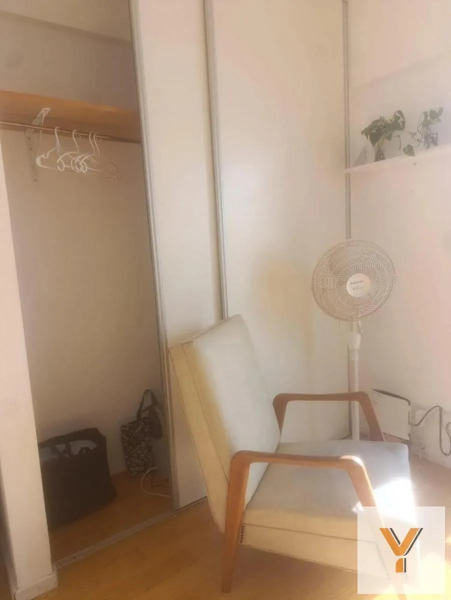 Monoambiente con balcón y pileta