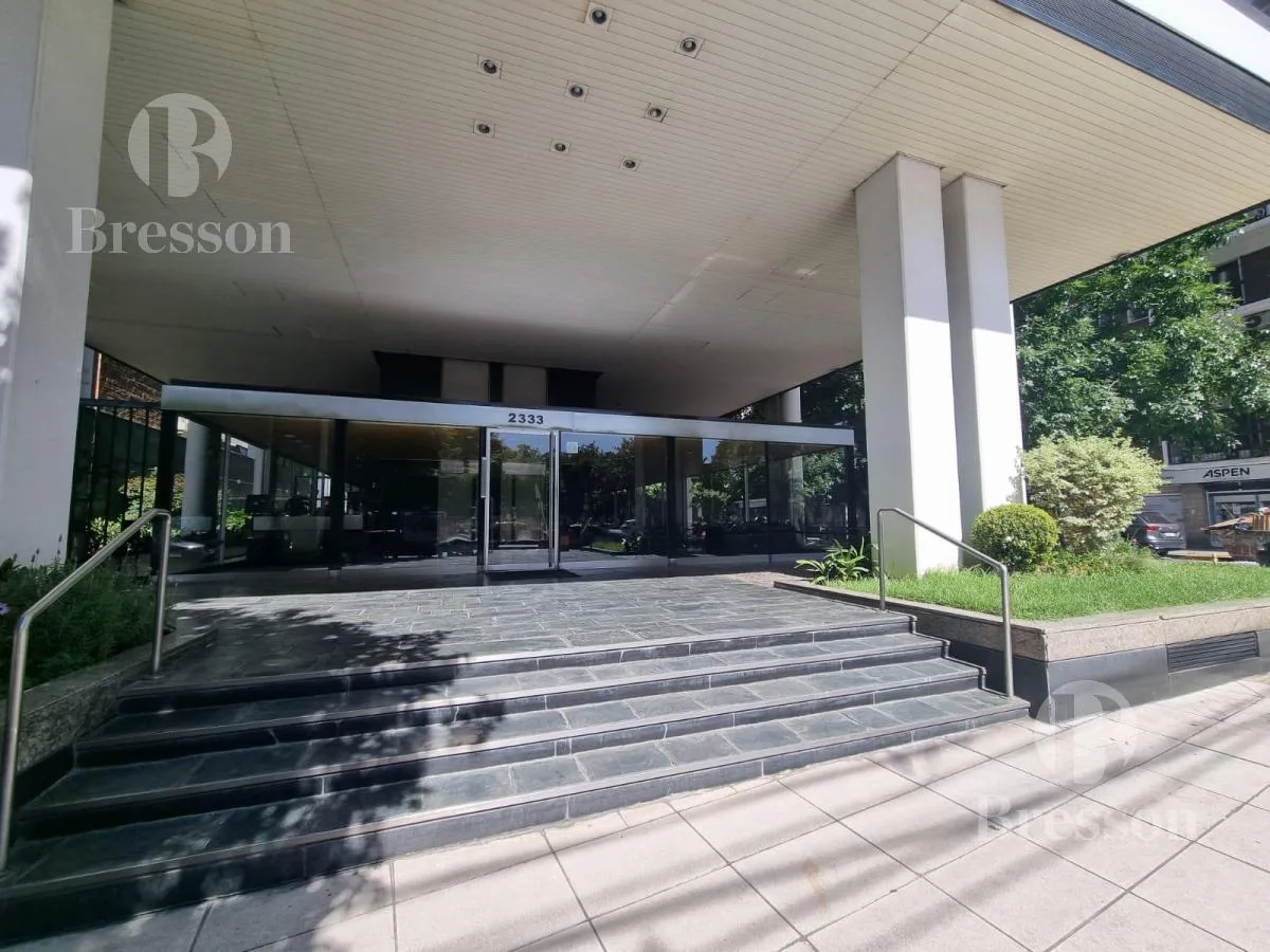 3 dormitorios, balcón aterrazado