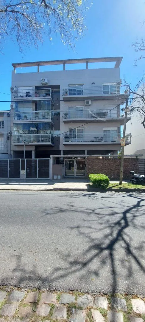2 ambientes con cochera en Olivos