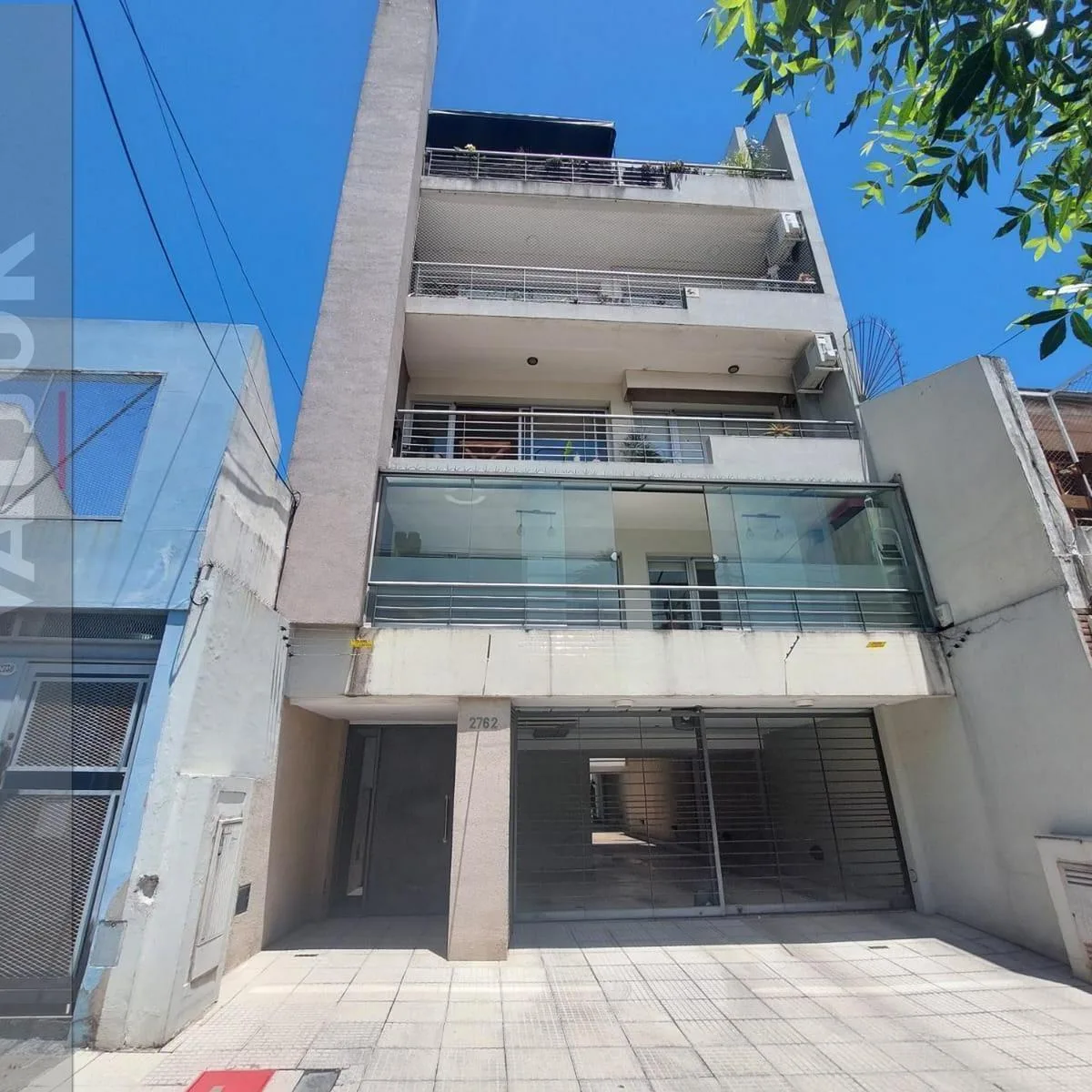 Departamento en 2 Ambientes con Balcón y Cochera