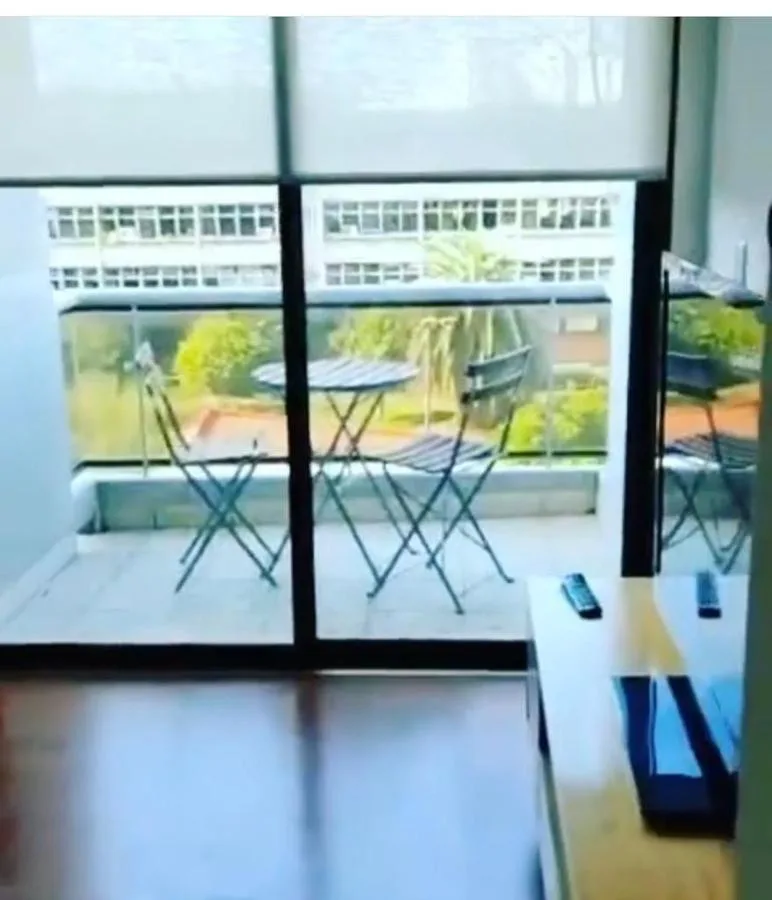2 ambientes con balcón