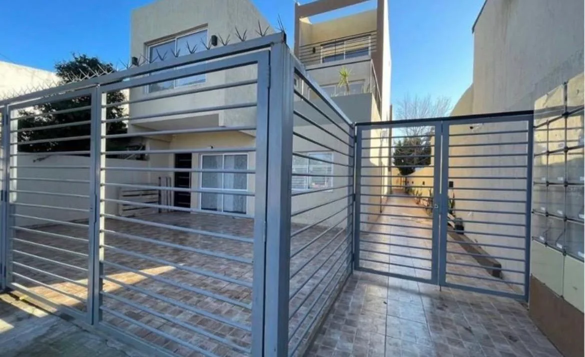 Casa 3 Ambientes. | Tucuman 2800