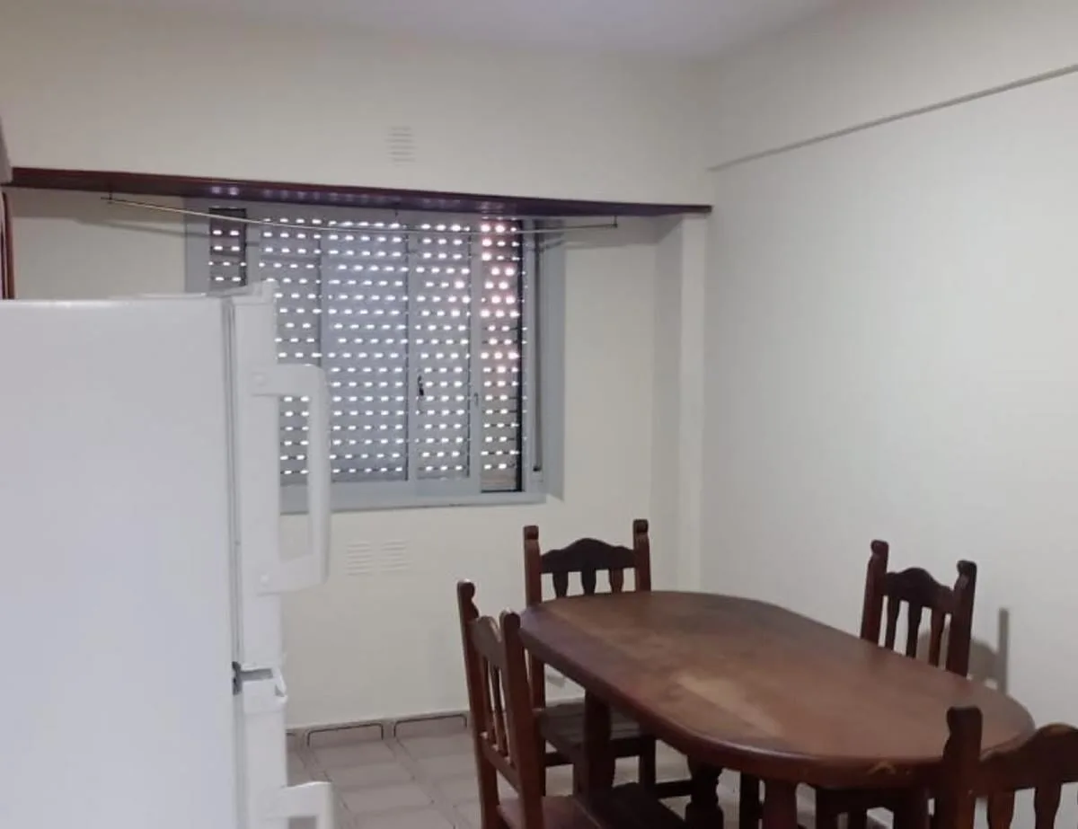 Departamento 2 Amb a m Estacion Moron, Sarmiento 900