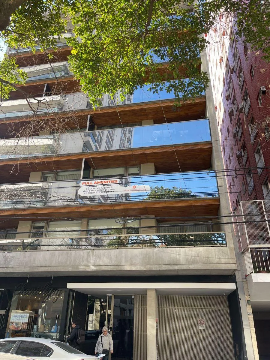 Monoambiente con balcón