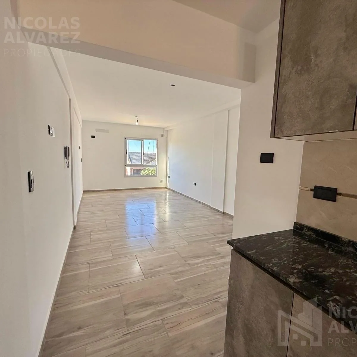 Departamento Monoambiente con Cochera en Alquiler, Bajas Expensas! - Villa Luzuriaga