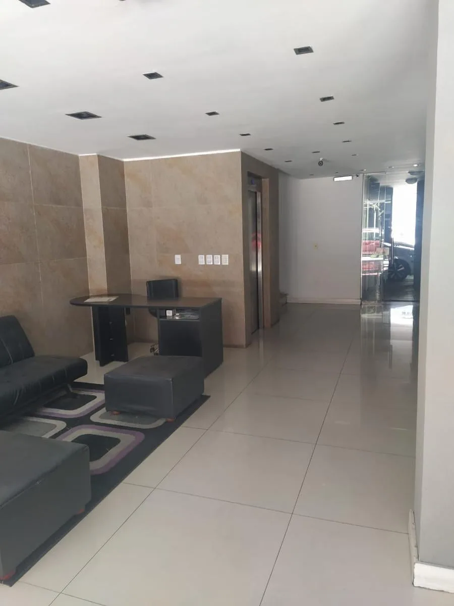 Monoambiente con balcón y cochera