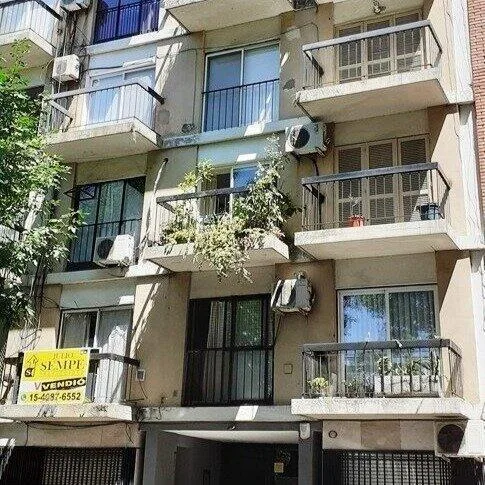 2 ambientes con balcón