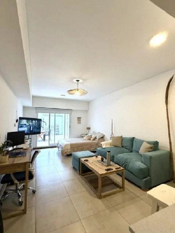 Monoambiente con patio y amenities