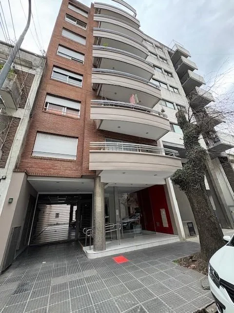 Exc Ampl S/piso 2 Amb Fte Herm Bcon Coch Fija Bcon Dorm en Ste C/vest Toil Coc Sep Lav Ind