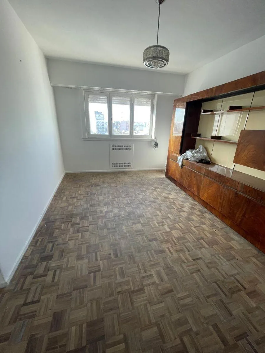 Alquiler Departamento de 3 Amb. con Dependencia en Balvanera