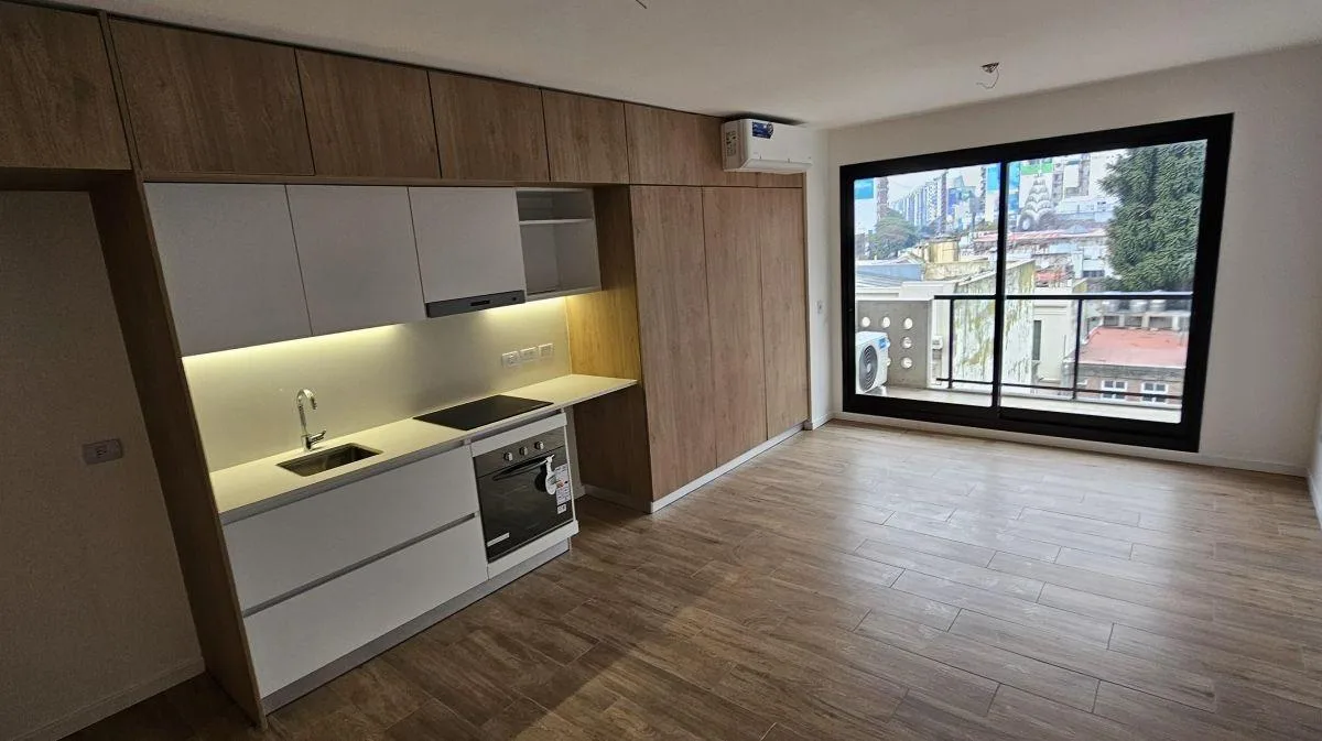 1 ambiente con balcón en Belgrano