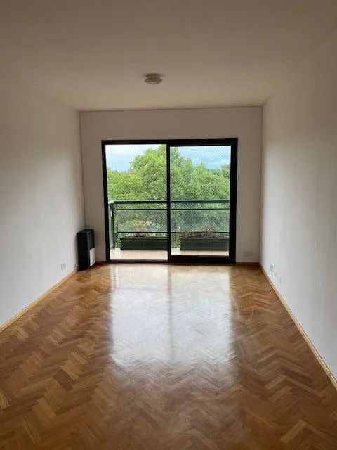 3 dormitorios, balcón y vista