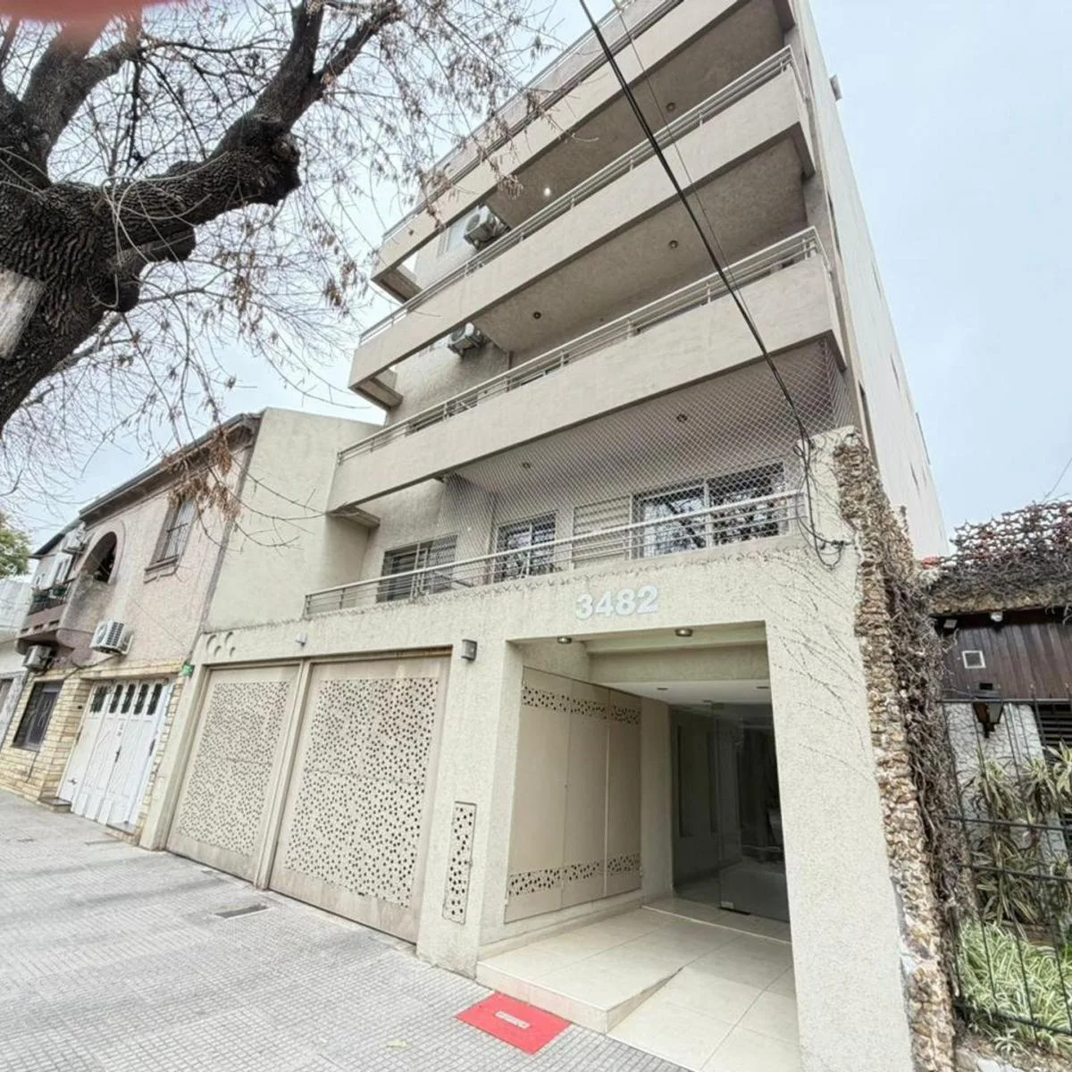1er piso contrafrente, patio propio