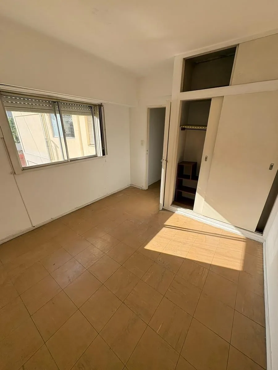 2 ambientes con balcón