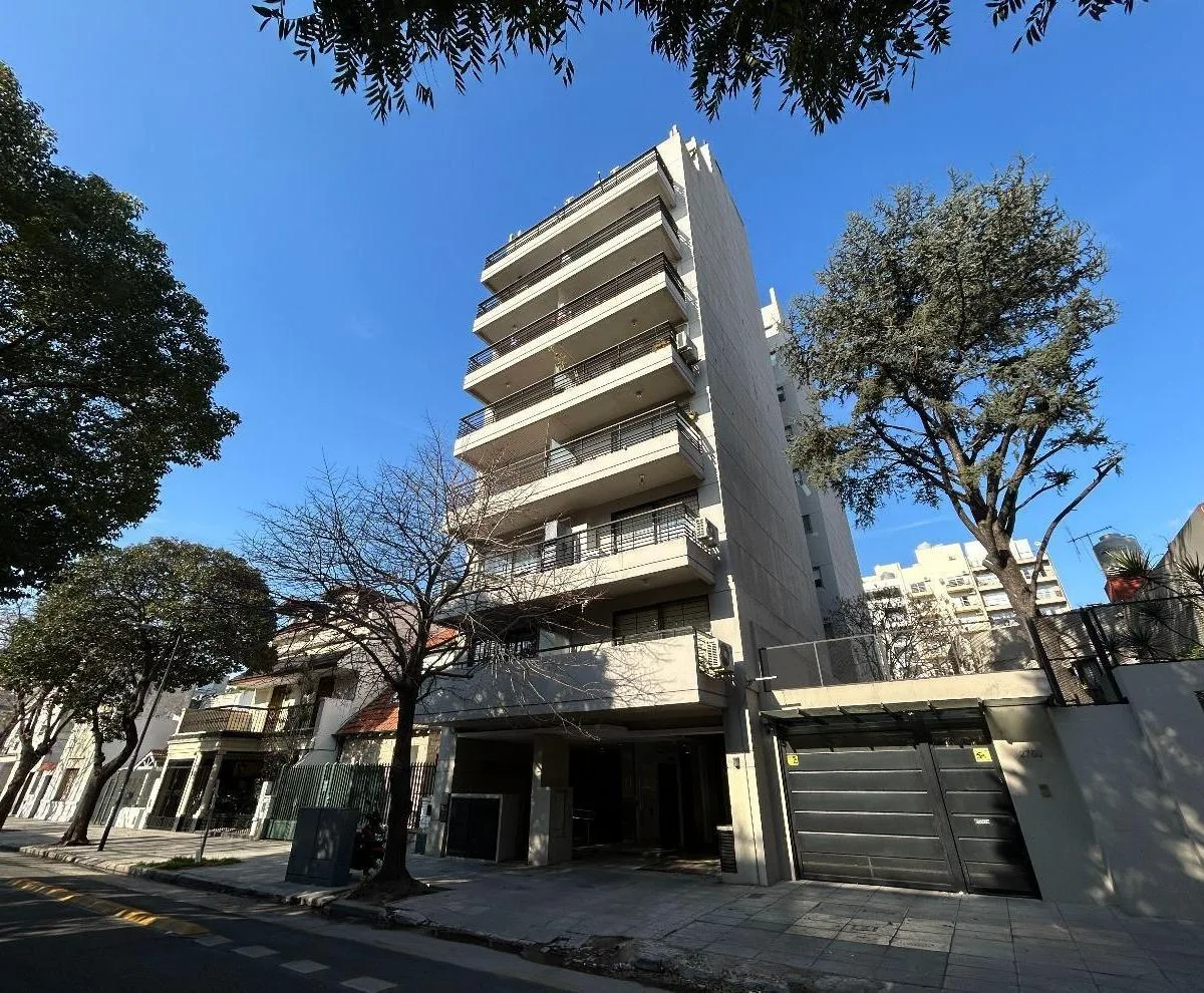 Monoambiente con balcón