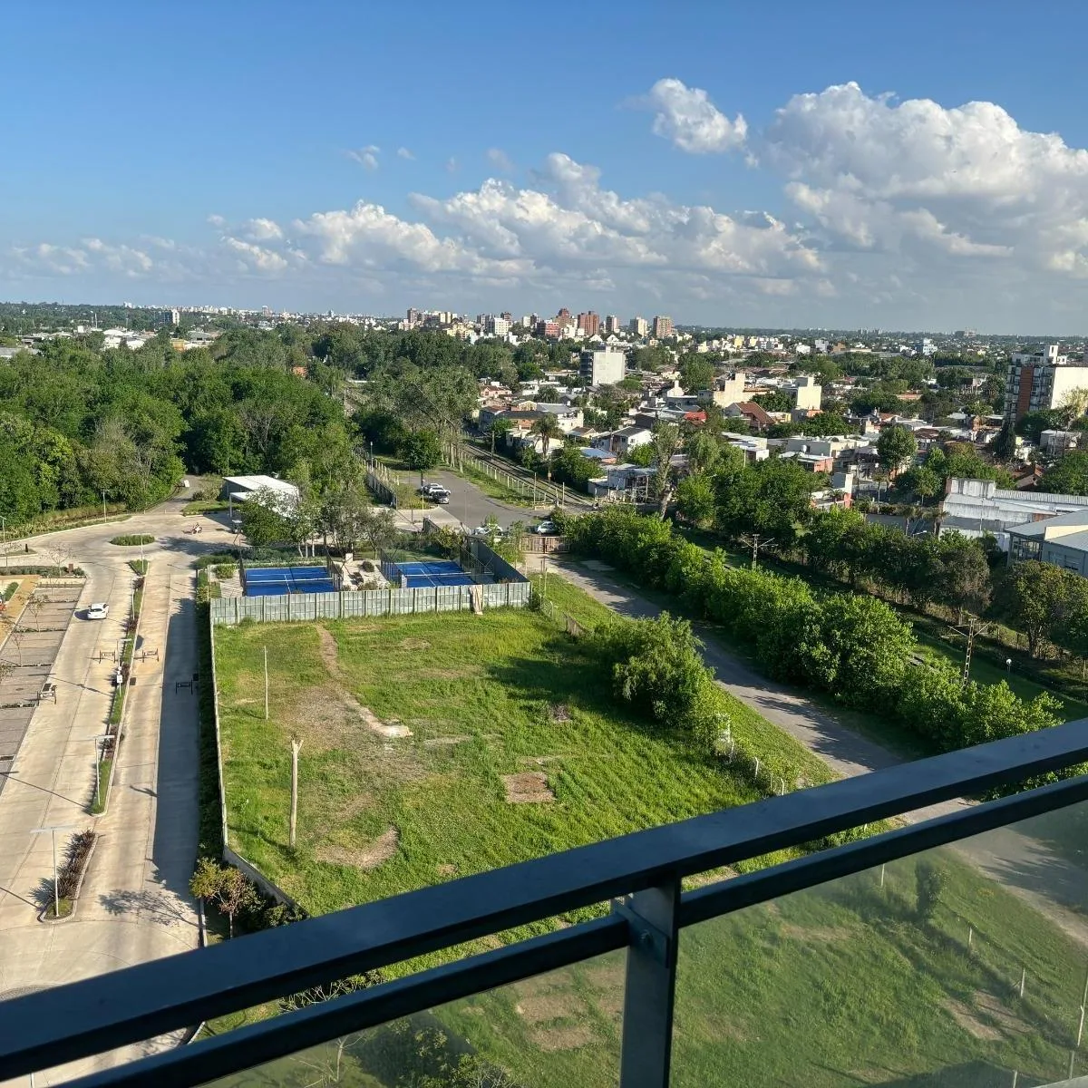 Departamento de 2 Ambientes con Cochera. Full Amenities. Venice, Torre Galatas.