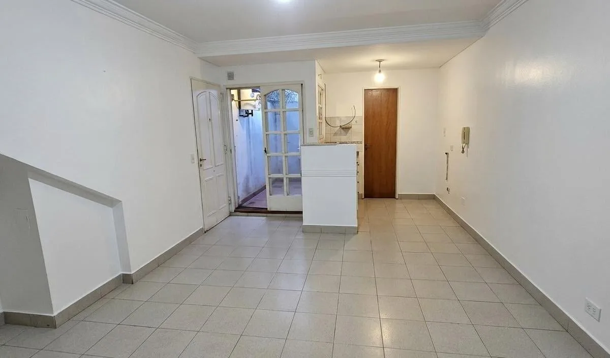 Alquiler Monoambiente con Patio Villa Luro