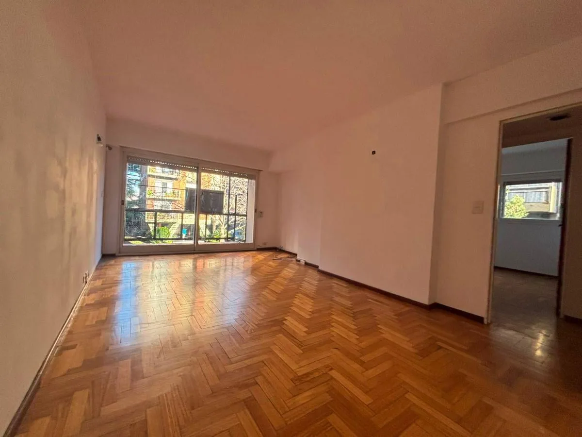 Balcón al frente, parquet
