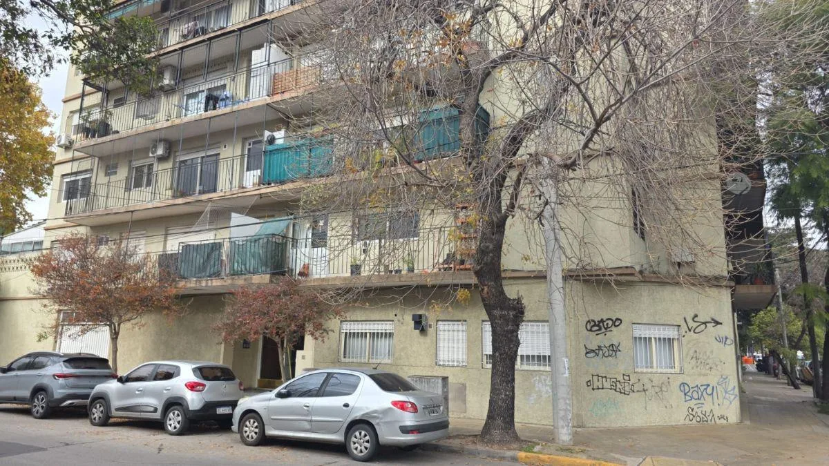 3 ambientes con cochera cubierta